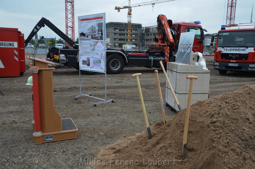 Erster Spatenstich Neues Feuerwehrzentrum Koeln Kalk Gummersbacherstr P132.JPG - Miklos Laubert